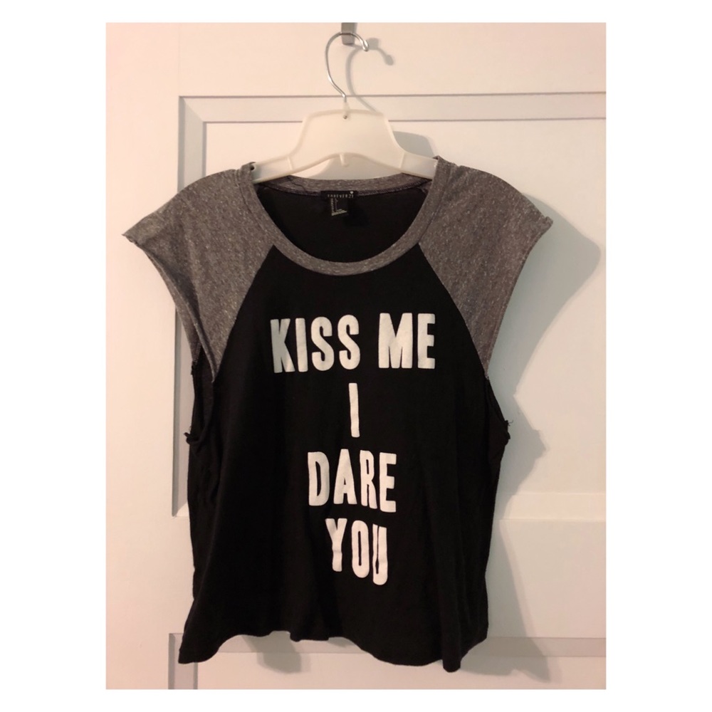 Kiss me I dare you Top